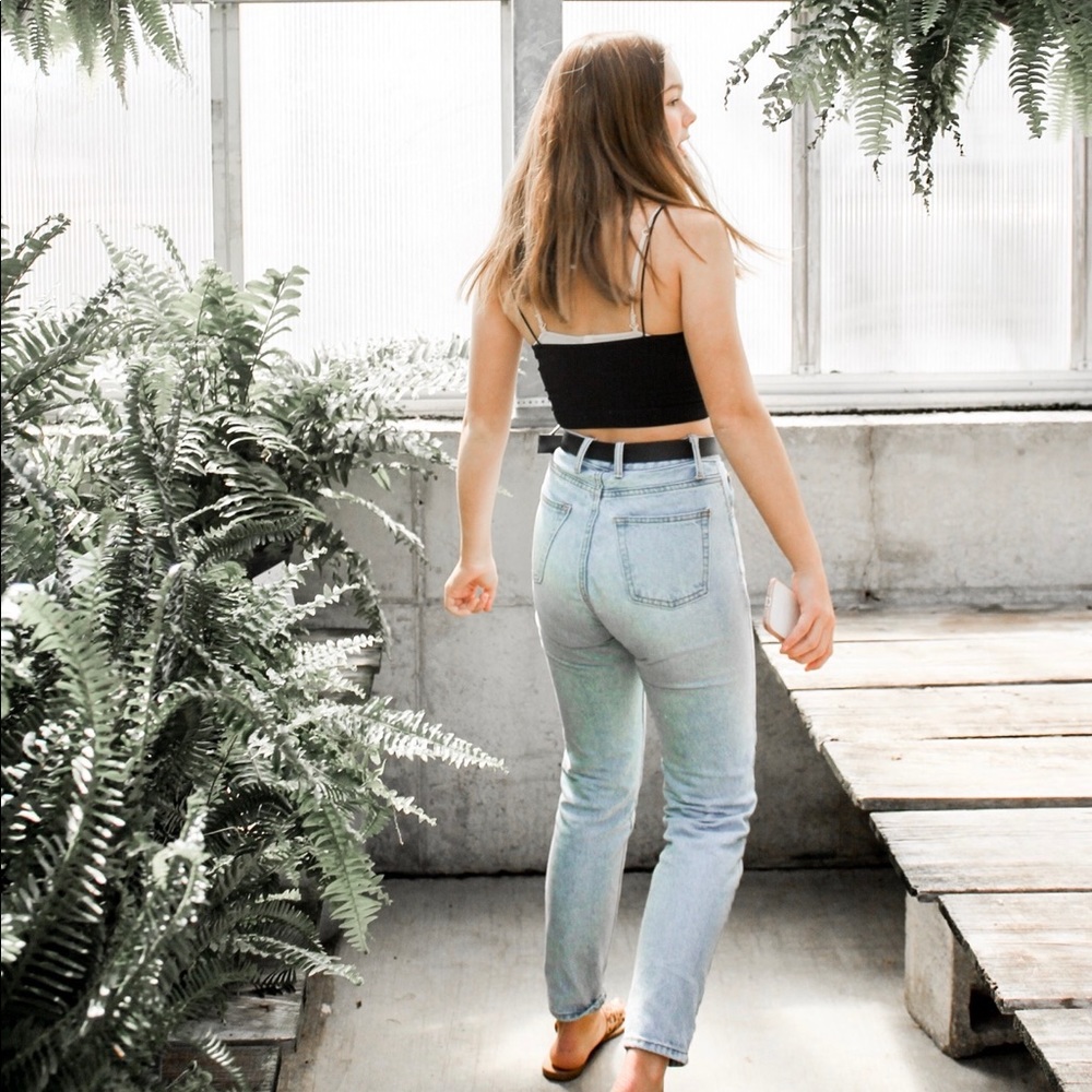 BRANDY MELVILLE MOM JEANS FIT LIKE A XS/S
